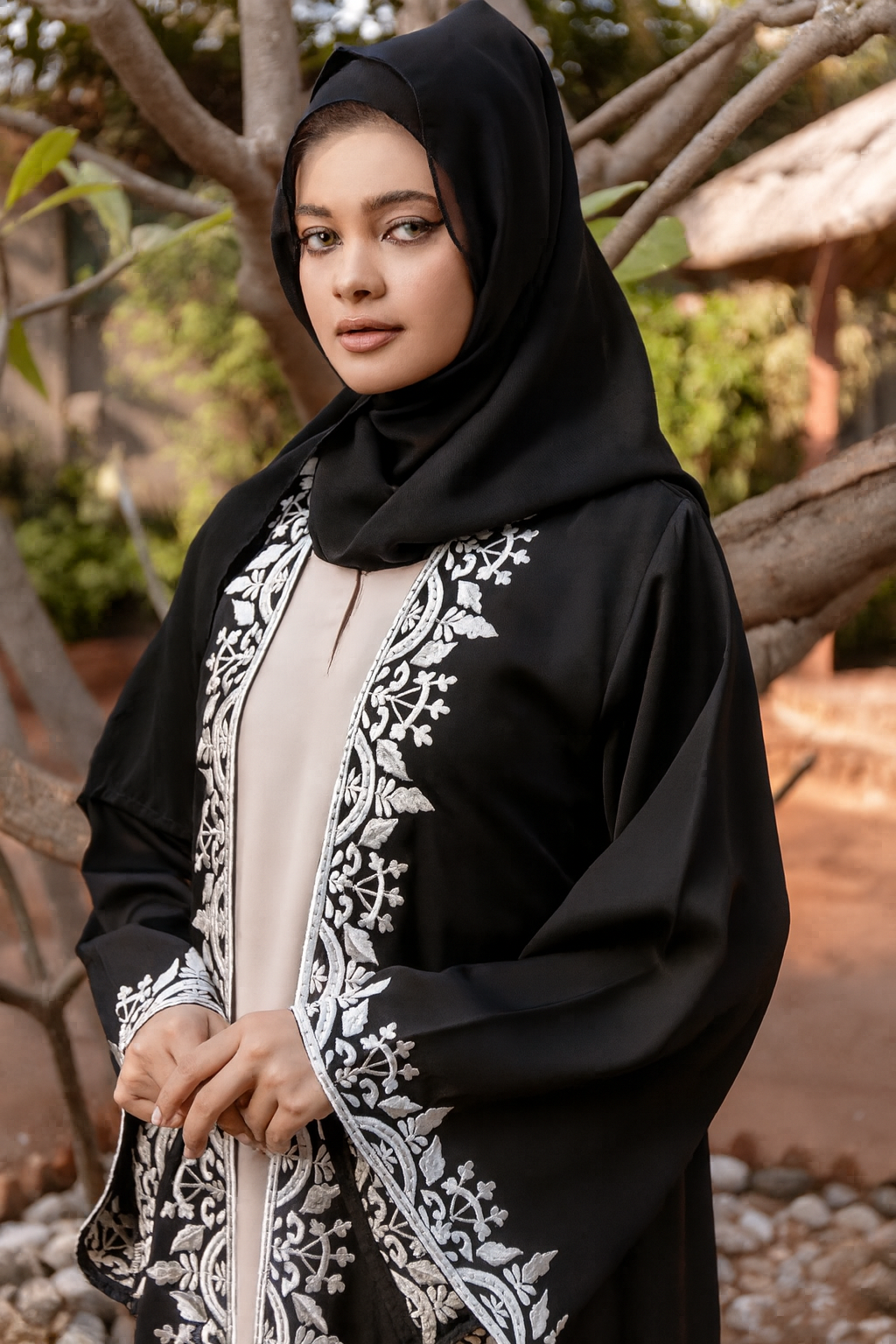 Black Layyin Abaya